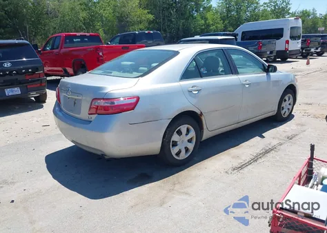 2007 Toyota Camry Le z USA, uszkodzony, nr VIN 4T1BE46K47U671051